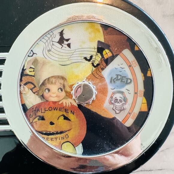 Mr. Halloween 10" Trick Or Treat Vintage Radio Music Talking W/batts Vampire Bat - Picture 6 of 8